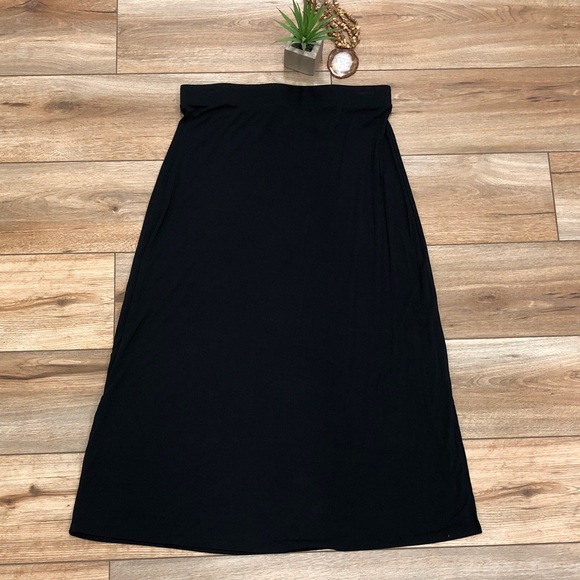 Dresses & Skirts - Black Soft Knit Maxi Skirt